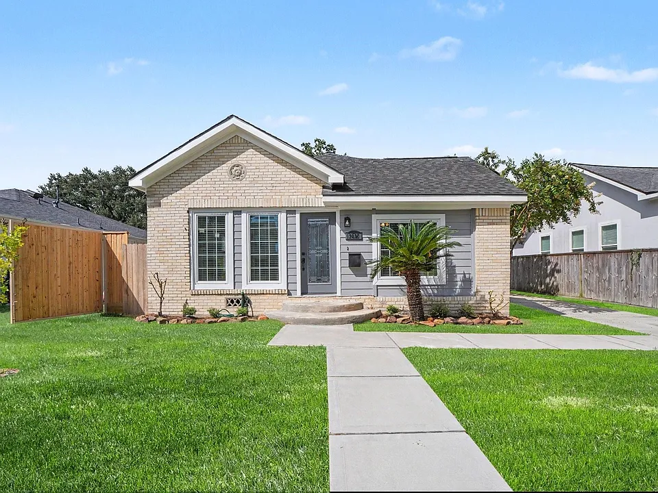2805 Rosewood St