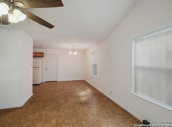 5th image of 322 Wagner Ave