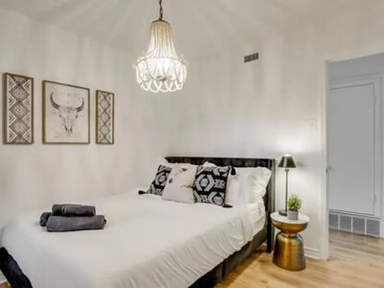 Darvany Dr — Photo 10