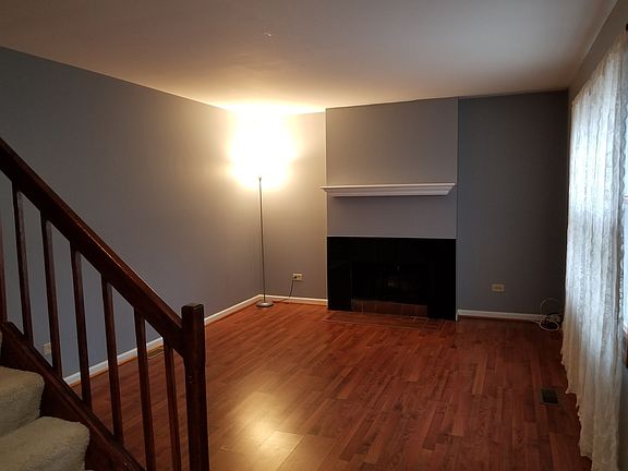 3rd image of 231 Tamarack Dr