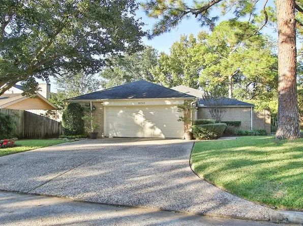 15742 Steamboat Ln, Houston, TX 77079