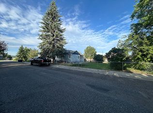 1223 Fairview Dr, Riverton, WY 82501