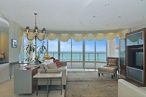 4th image of 4201 Collins Ave APT 703