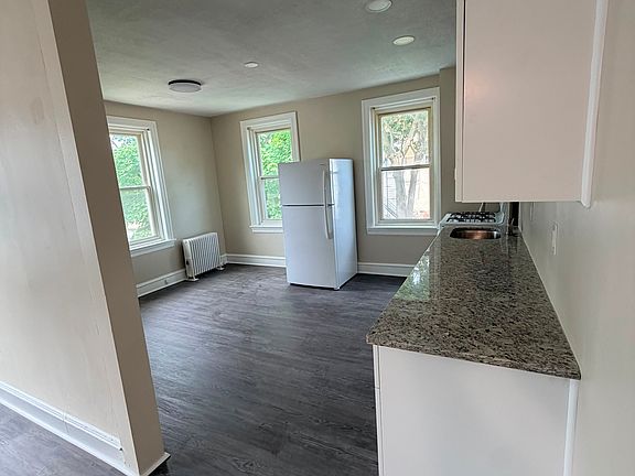 2nd image of 59 Lexington Ave #B