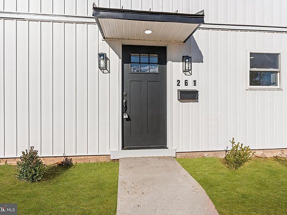 3rd image of 261 Northpark Dr
