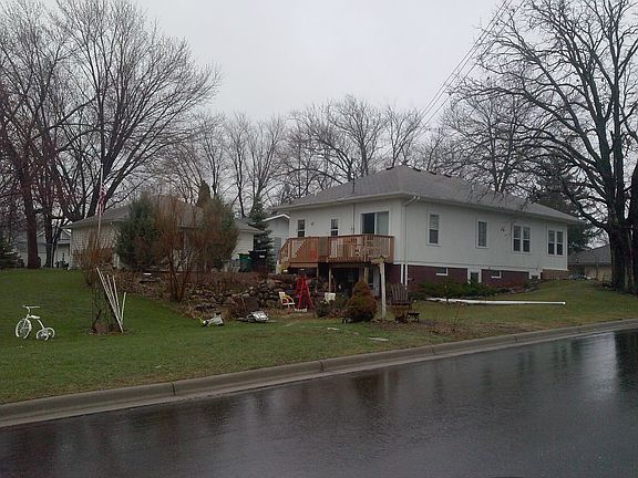 2nd image of 614 Main St W