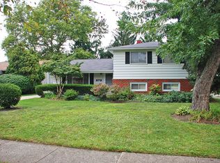 372 Beeler Dr, Berea, OH 44017