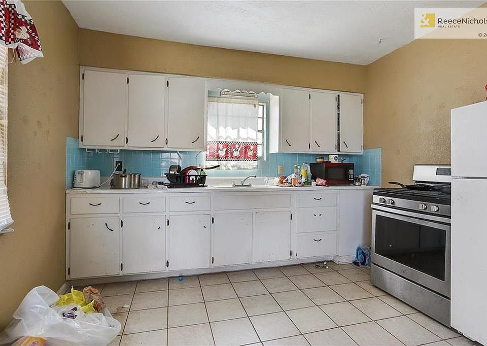 Unit 1 Kitchen