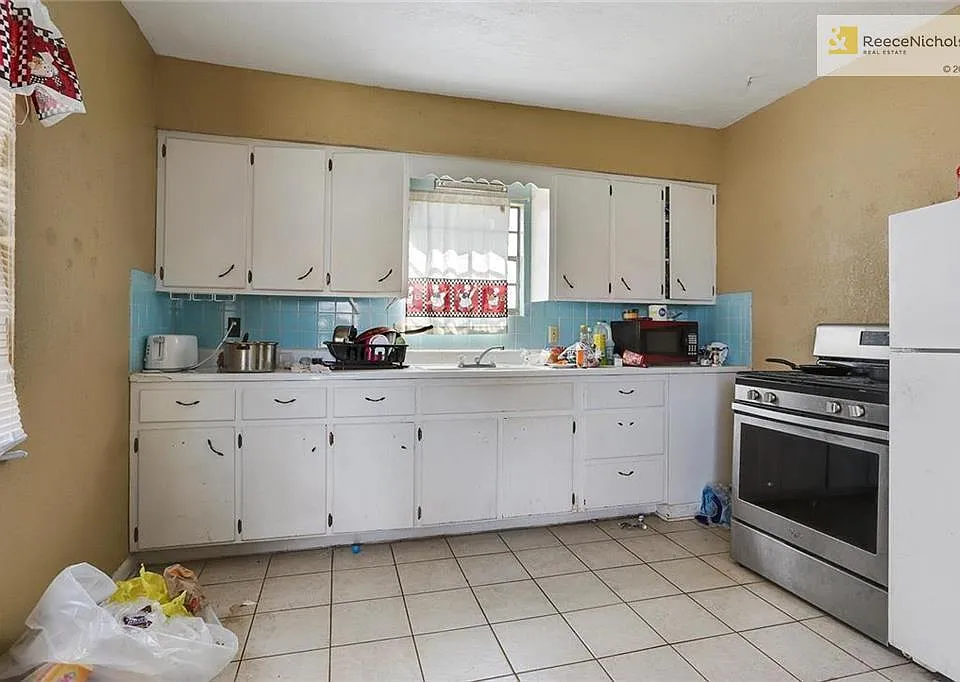 Unit 1 Kitchen