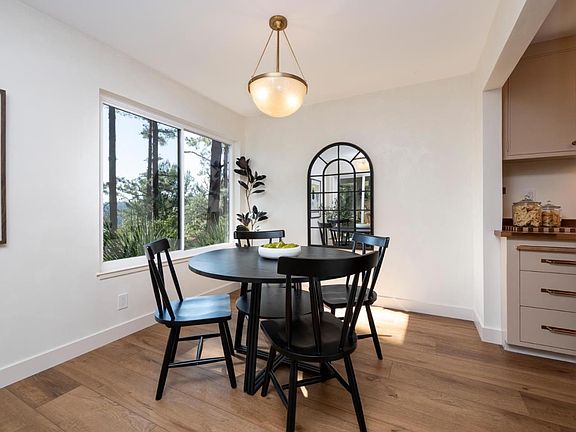 5th image of 3323 La Mesa Dr APT 2