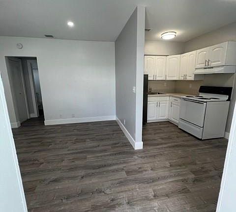 3rd image of 4300 Seagrape Dr APT 1
