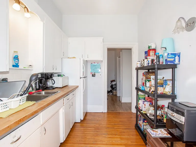 186 James St #4 — Photo 7