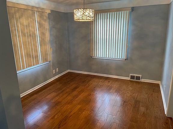 4th image of 18933 Shadyside St