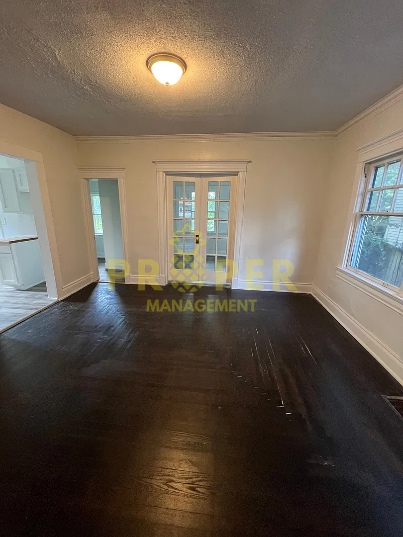 Spacious 5 Bedroom Home in a Prime Dayton Location! — Photo 1
