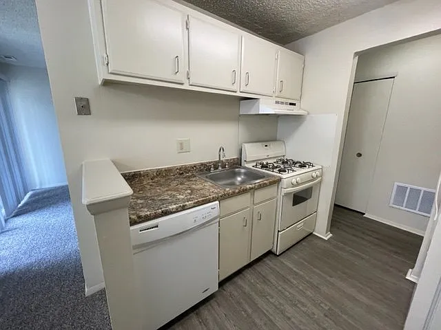 Autumn Ridge Apartments — Photo 56