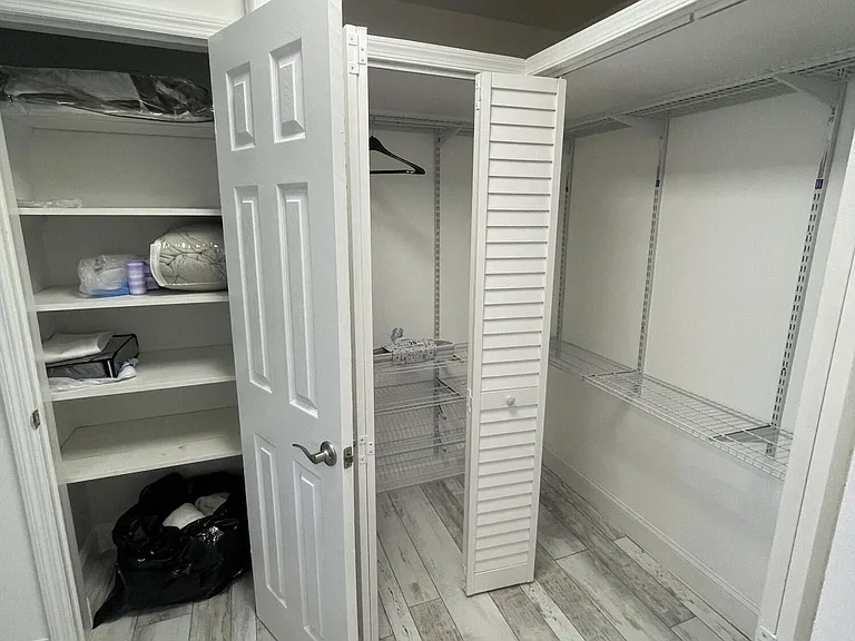 209 SE 6th St #11 — Photo 9