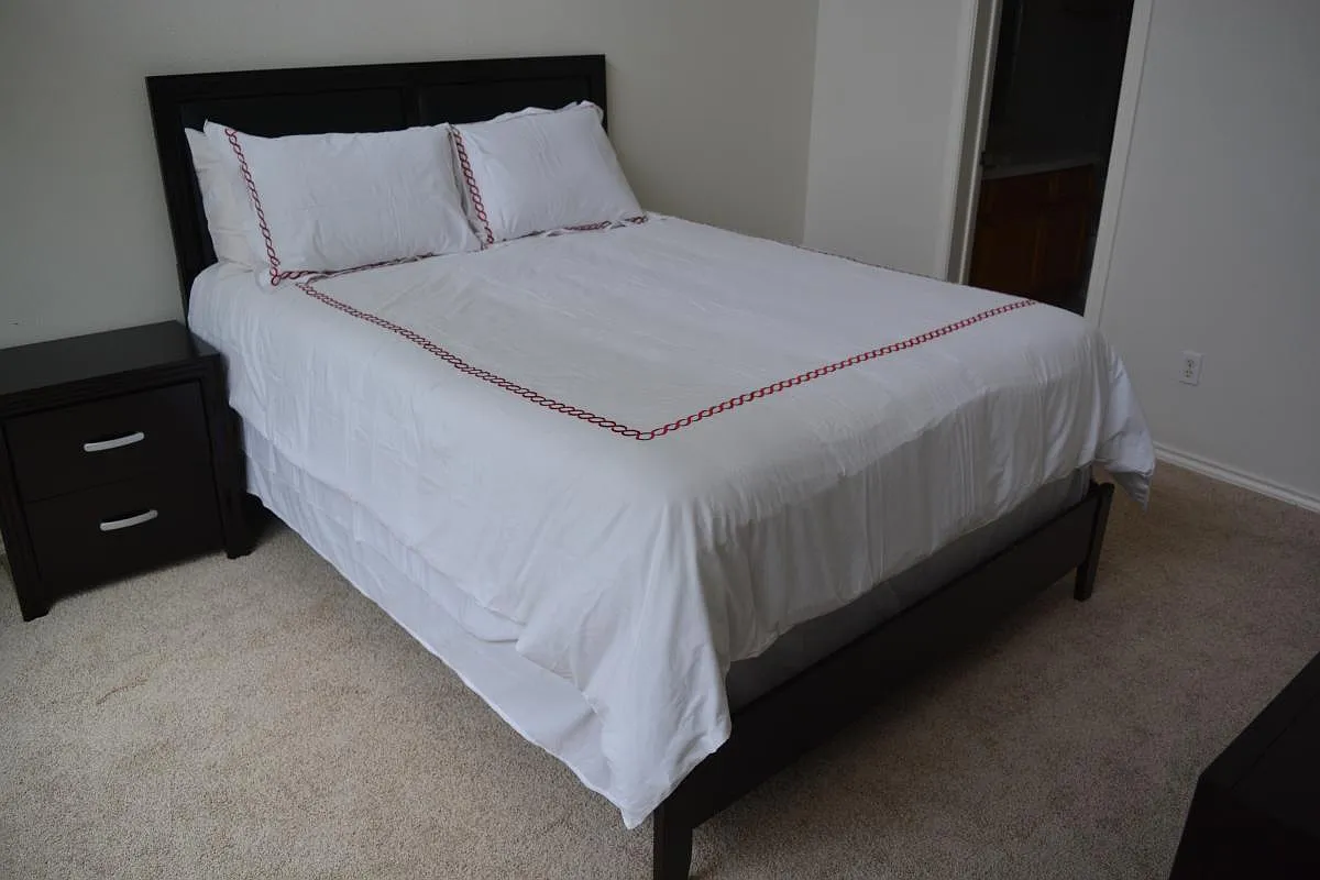 2 bed, 1160 sqft, $2,025 — Photo 4