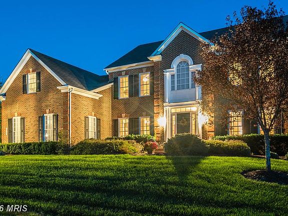 3rd image of 6327 Blue Heron Ln