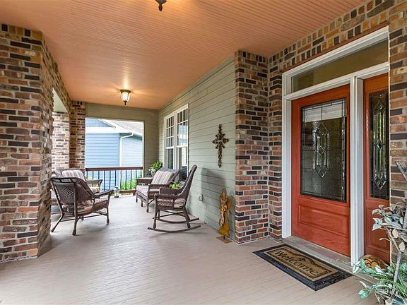 3rd image of 6404 S Killarney Cir
