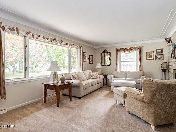 4th image of 1754 Greenbriar Dr