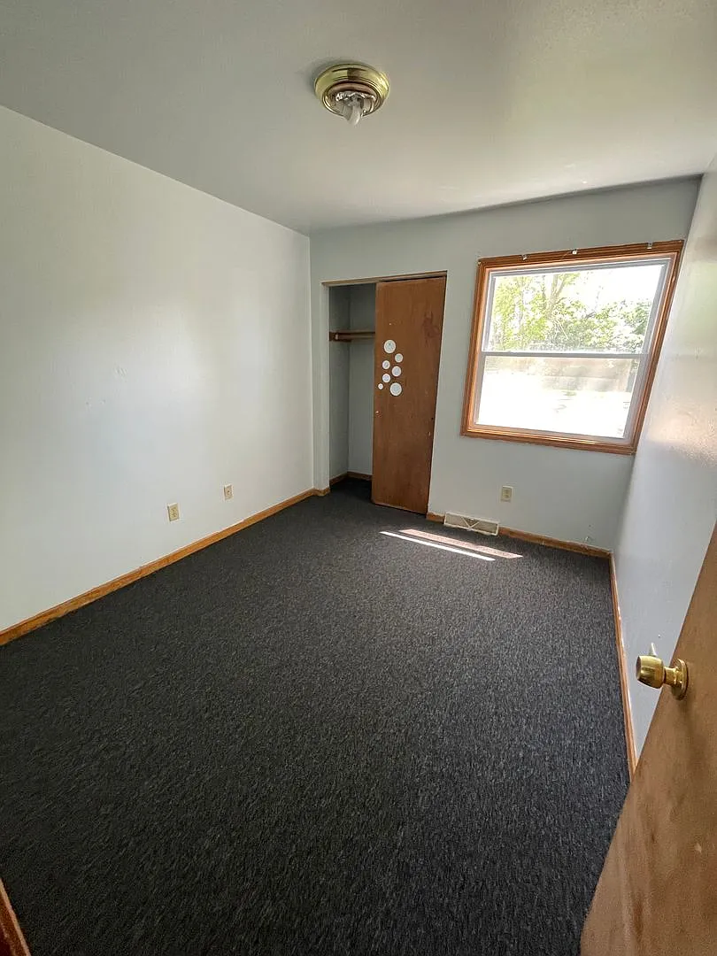 8809 West Villard Avenue — Photo 2