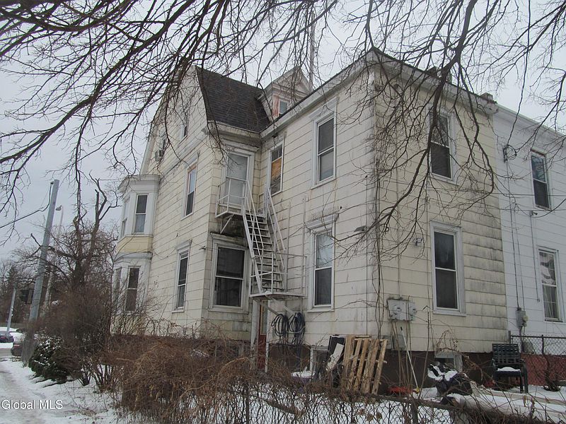 3rd image of 1 Manning Square