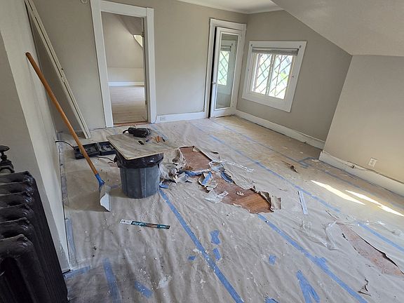 3rd image of 754 High St #3U