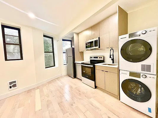 Rented by Century 21 Premier  | media 1