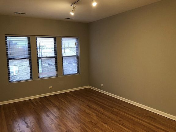 4th image of 3215-17 W Cullom Ave