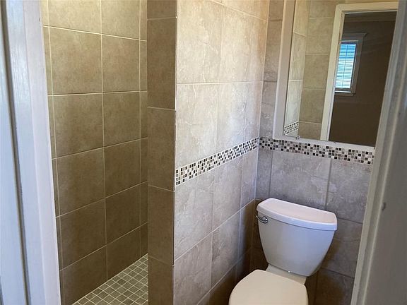 5th image of 9250 Rockhurst Dr
