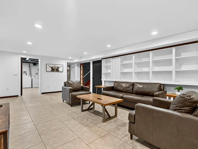 630 Lamplight Ln — Photo 45