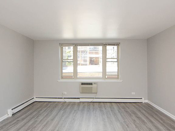 5th image of 3161 N Cambridge Ave APT 208