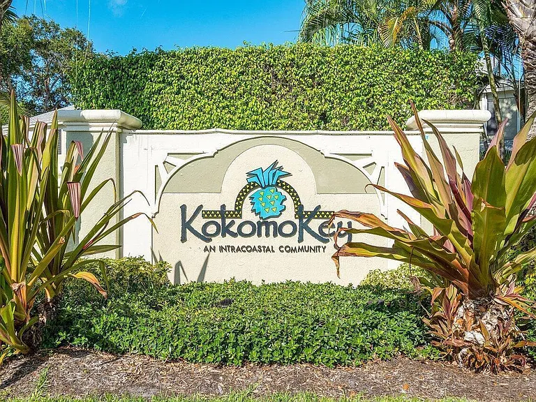 834 Kokomo Key Ln — Photo 2