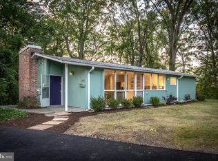 1915 Marthas Rd, Alexandria, VA 22307