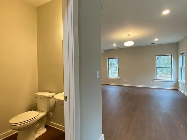 7950 Saint James Dr — Photo 16
