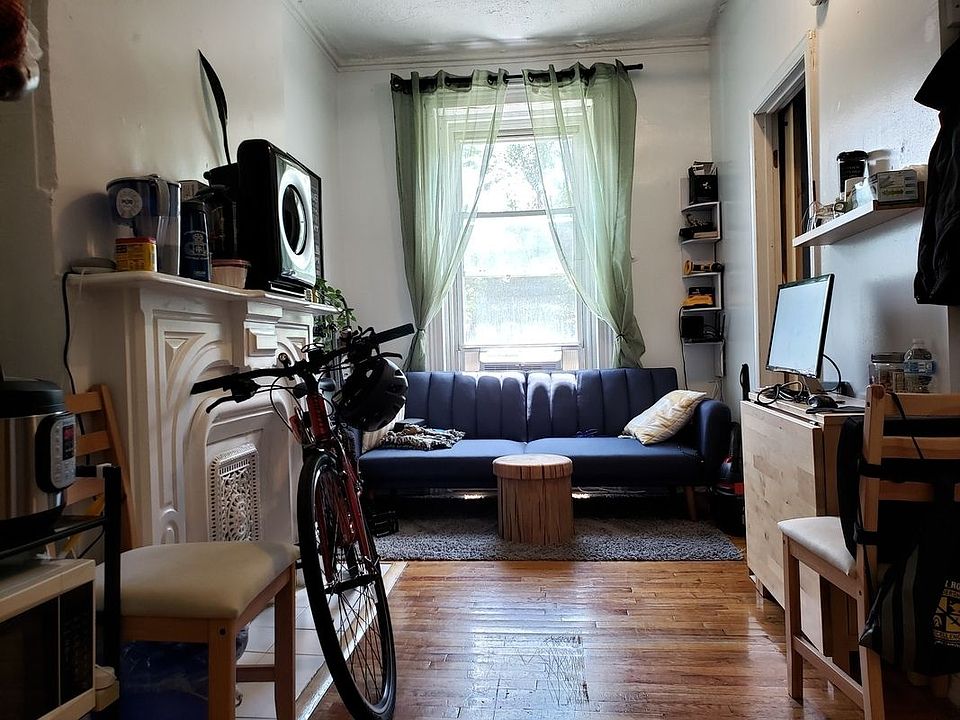 1st image of 1220 Dean St #3R