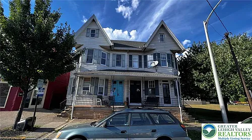 1251 Northampton St #1 Photo 1
