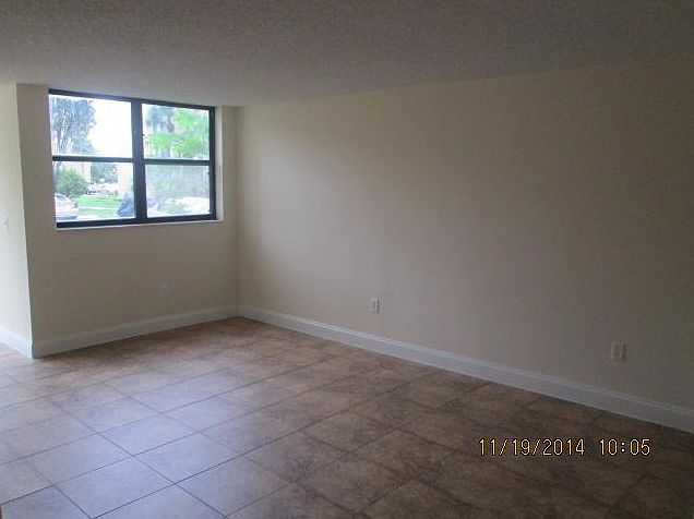2nd image of 9440 W Flagler St APT 105