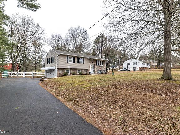 2nd image of 244 Harley Rd