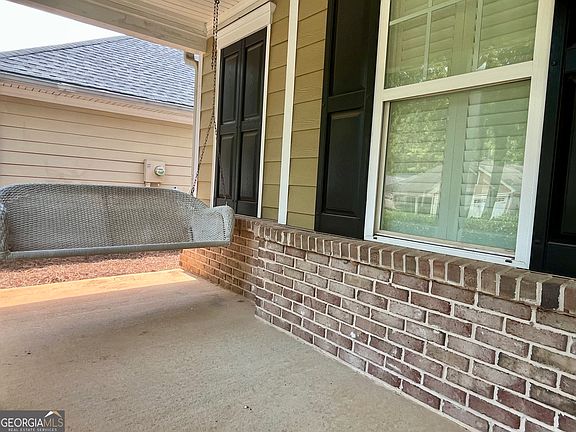 3rd image of 120 Cottage Club Dr