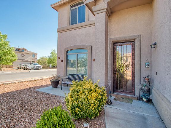 3rd image of 3101 Amistoso St