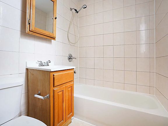 5th image of 53 Hart St #2C
