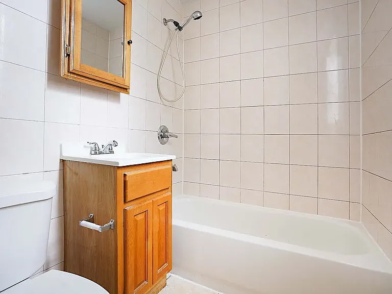 53 Hart St #2C — Photo 5