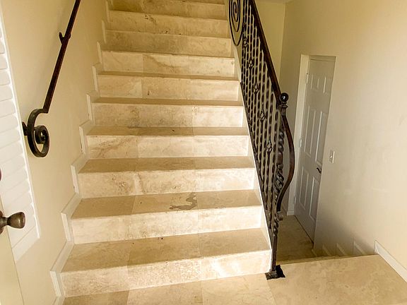 4th image of 401 Sea Oats Dr APT E