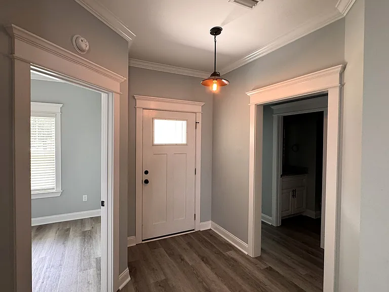 113 Mansfield Pl — Photo 2