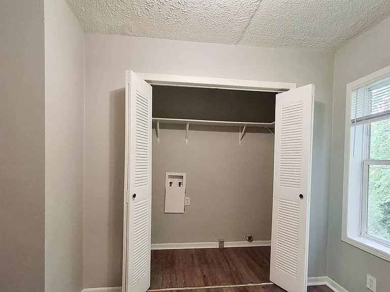 127 E Mulberry St — Photo 12