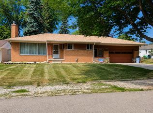 18625 Shadyside St, Livonia, MI 48152