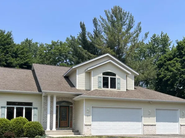 17714 West Roosevelt AVENUE, New Berlin, WI 53146