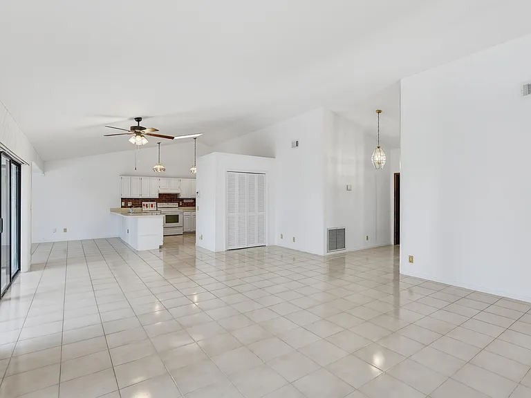 6846 Bianchini Cir — Photo 4