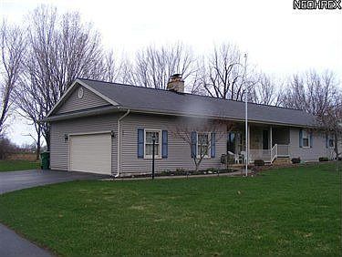 2nd image of 921 Meadowood Blvd